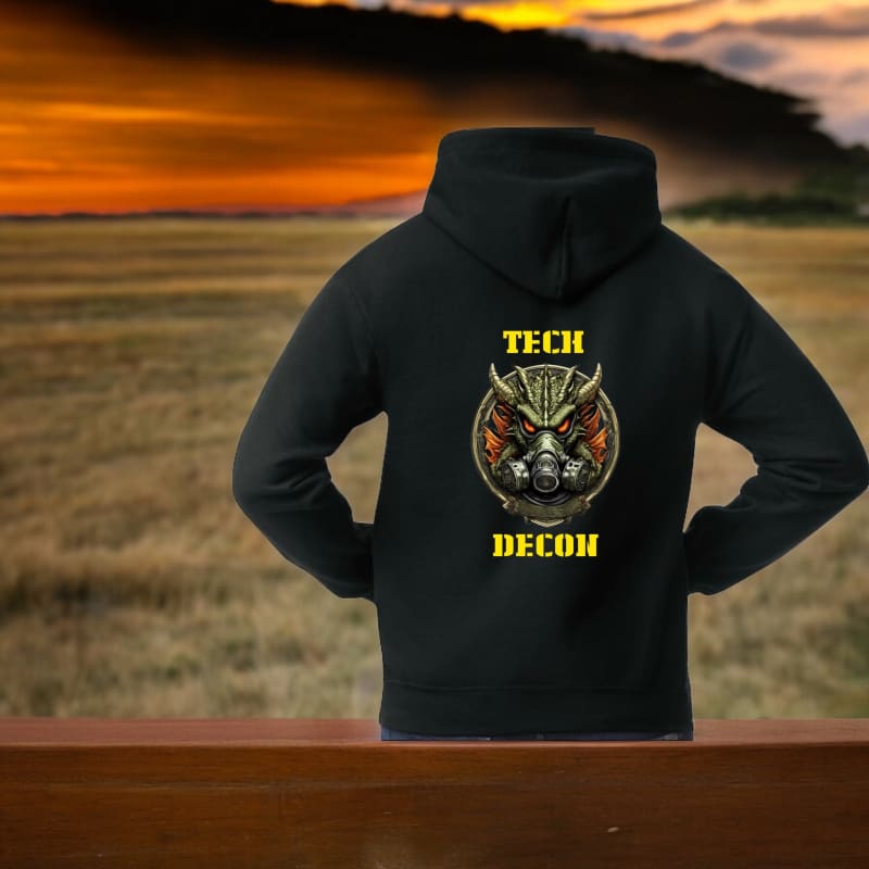 Black hoodie with a ’Tech Recon’ design featuring crossed weapons and a skull on the back.